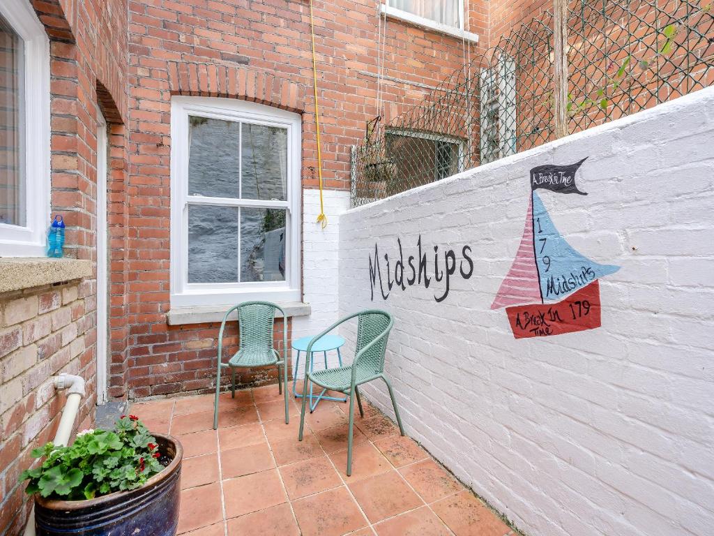 midships courtyard