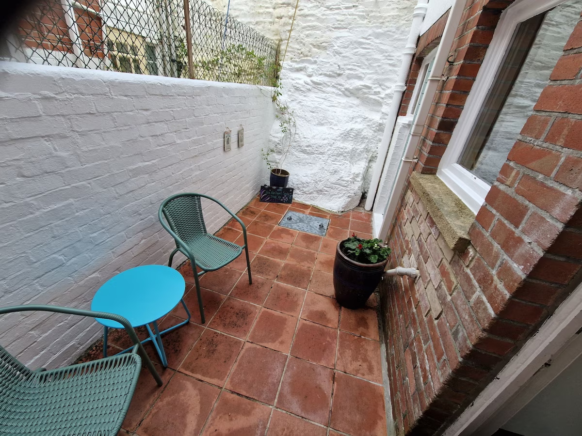 midships courtyard