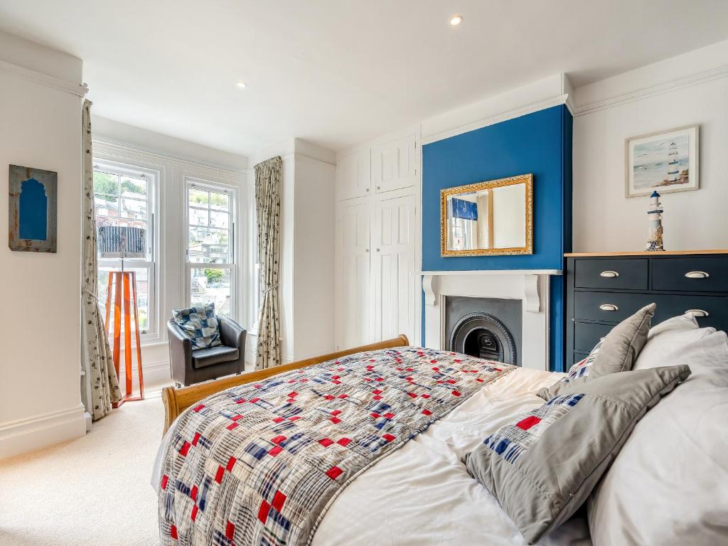 midships master bedroom 2