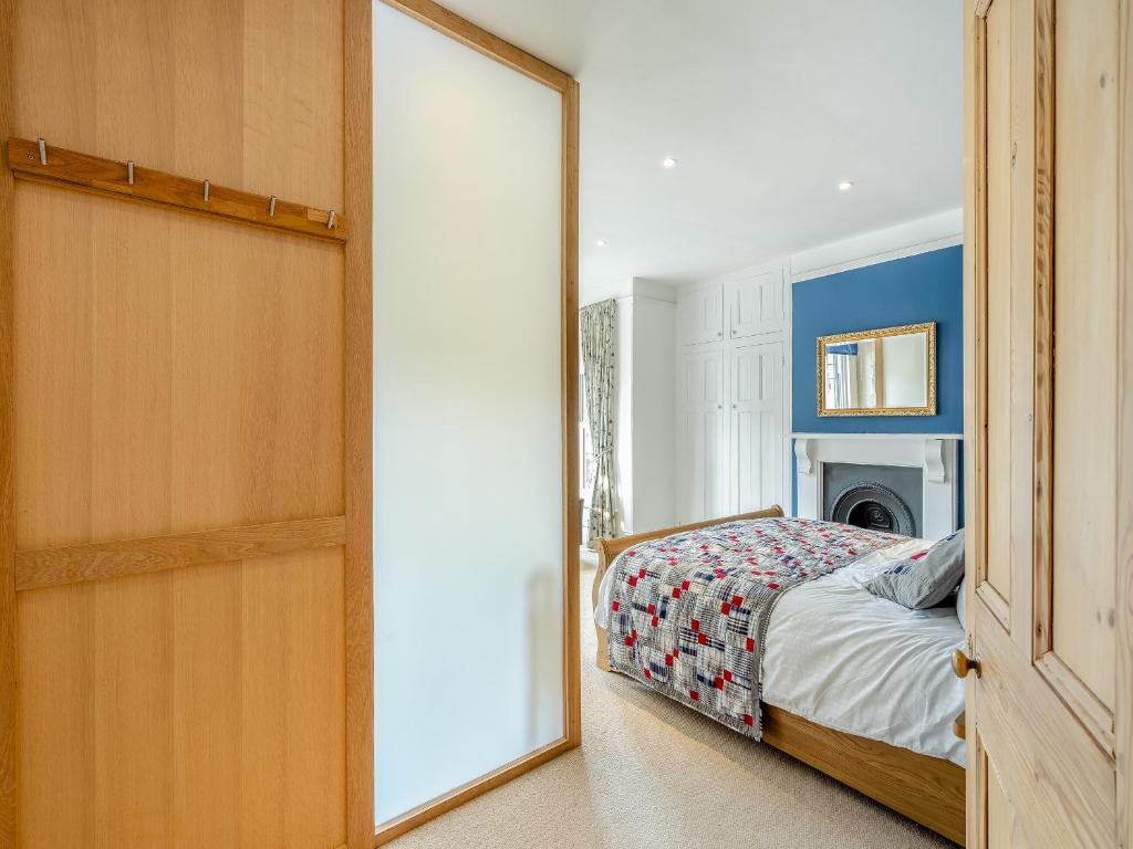 midships master bedroom 4